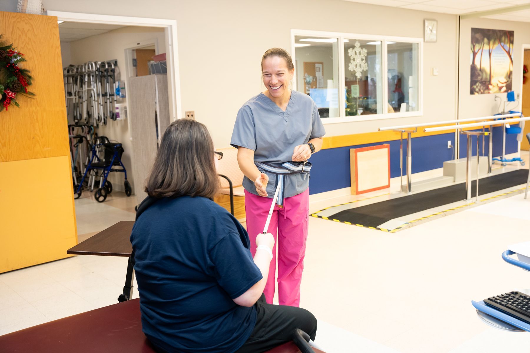 Therapist working with a resident at Loudoun Rehabilitation